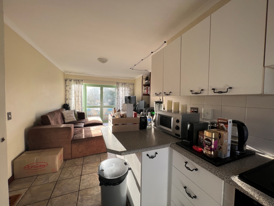 To Let 2 Bedroom Property for Rent in Greenways Golf Estate Western Cape